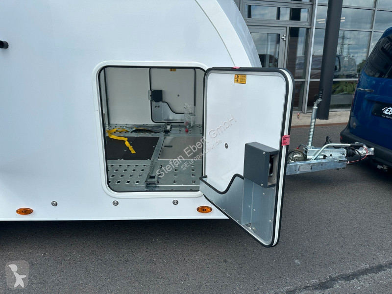 مقطورة  Race Sport / Länge: 5,03 m / 3.000 kg