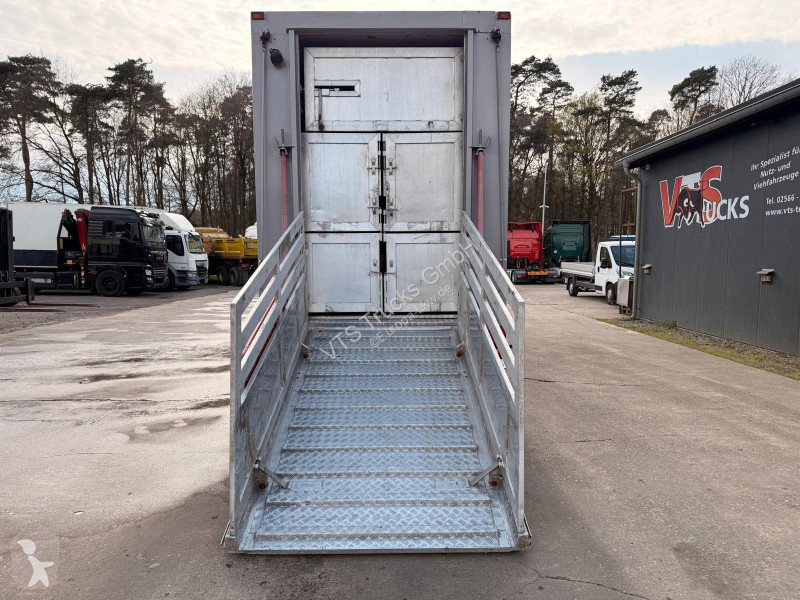مقطورة  3.Stock mit Aggregat Tränke Durchladetüren