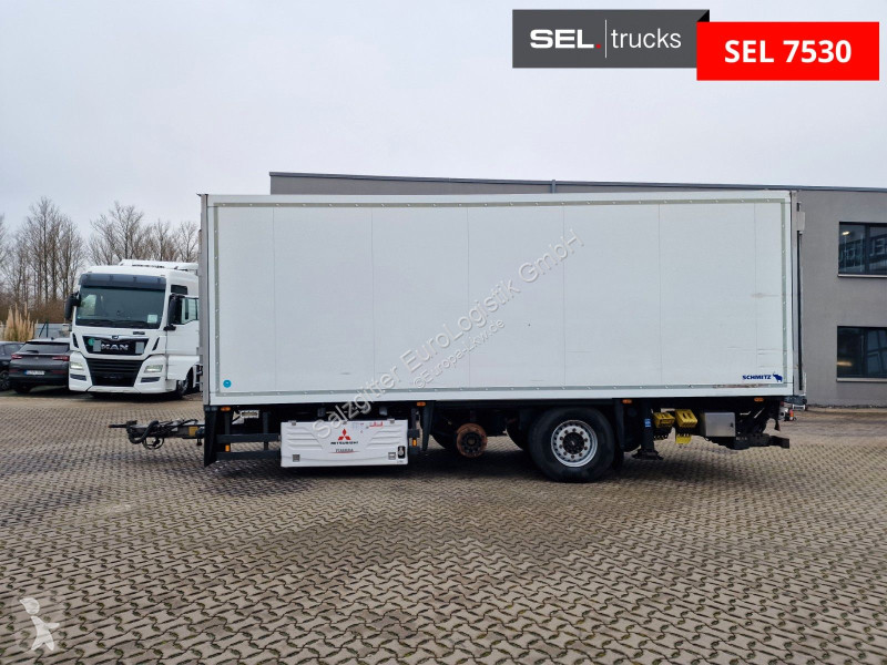 مقطورة Schmitz Cargobull 18 / Ladebordwand
