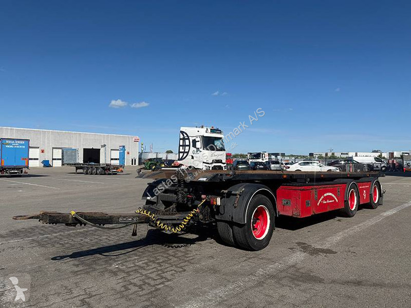 مقطورة  Transfer trailer / Abrollzentralanhänger