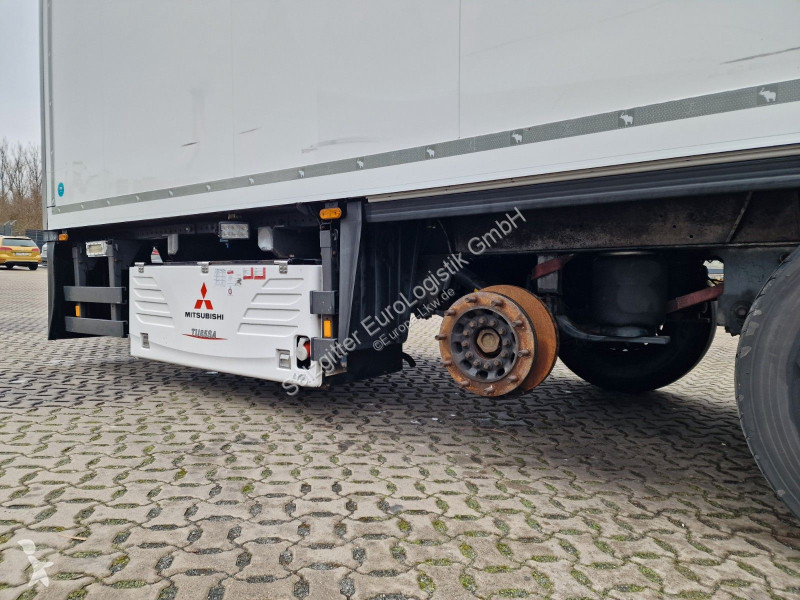 مقطورة Schmitz Cargobull 18 / Ladebordwand