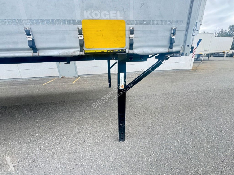 Přívěs Kögel Heck mit Portaltüren