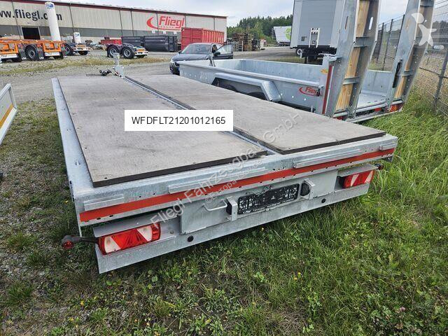 Pótkocsi Fliegl TPS 118 Bau