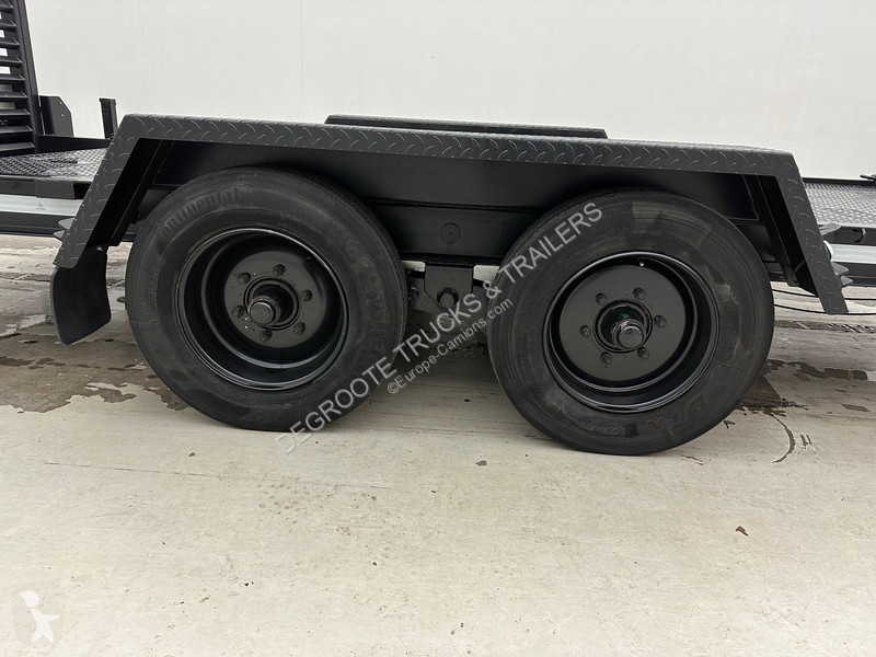 Plateau trailer