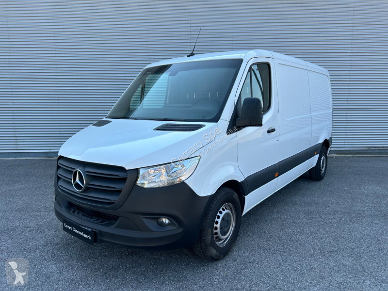 Furgoneta Mercedes III