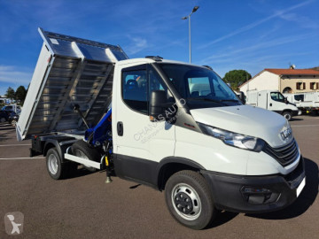 Con volquete Iveco