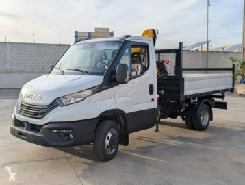 Con volquete Iveco nueva