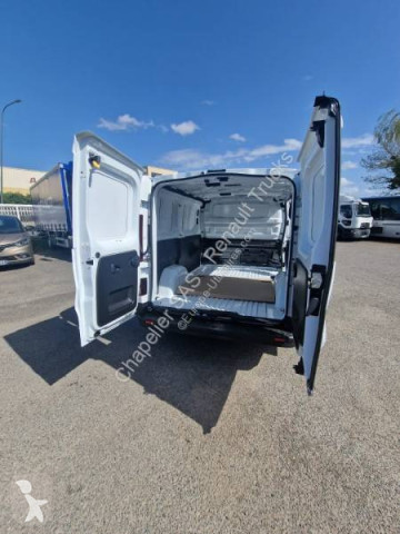 Caja cerrada Nissan nueva