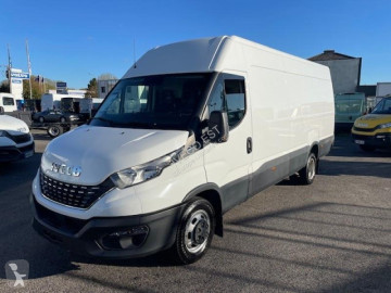 Furgón largo Iveco