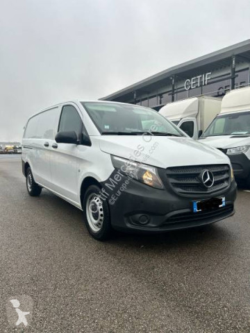 Fourgon long Mercedes