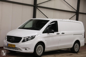 Fourgon utilitaire Mercedes