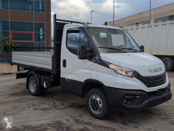 Con volquete Iveco nueva