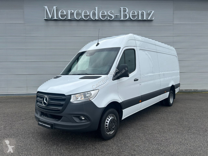 Autoutilitară Mercedes III