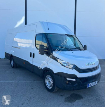 Furgón largo Iveco