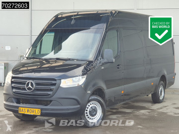 Fourgon utilitaire Mercedes