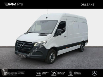 Fourgon utilitaire Mercedes