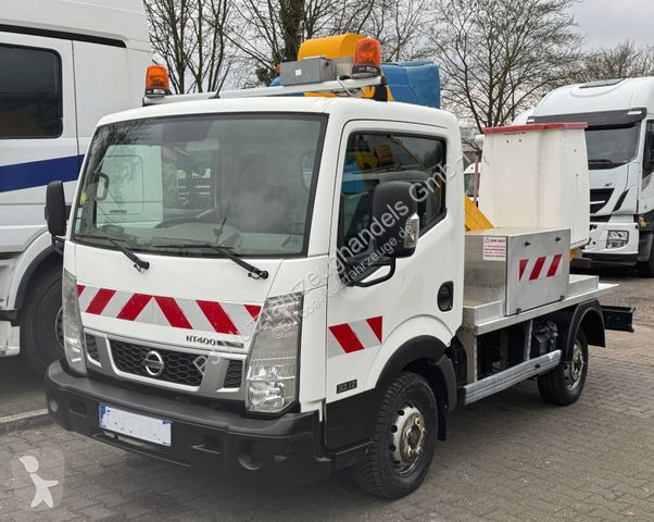 Furgoneta Nissan NT400 Topy 11