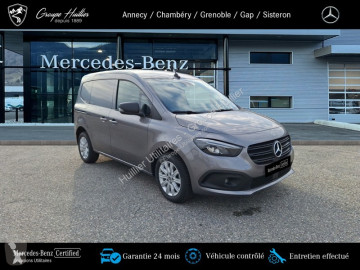 Fourgonnette Mercedes