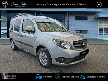 Fourgonnette Mercedes