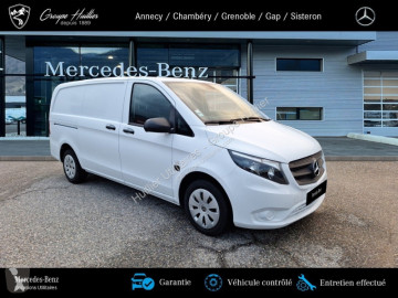 Fourgon moyen Mercedes