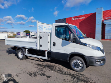 Utilitaire benne Iveco