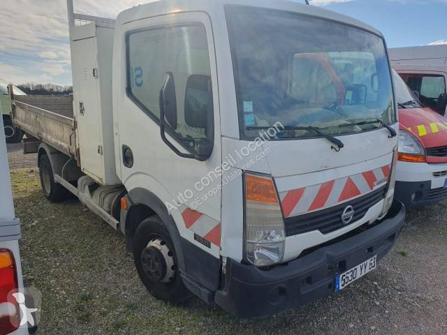 Véhicule utilitaire Nissan
