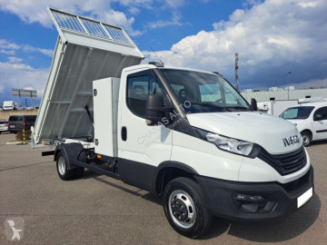 Con volquete Iveco