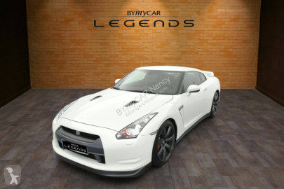 Voiture coupé Nissan