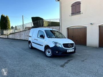 Fourgonnette Mercedes
