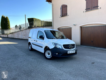 Fourgonnette Mercedes