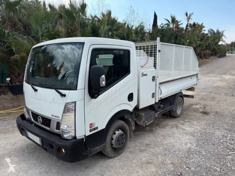 Véhicule utilitaire Nissan