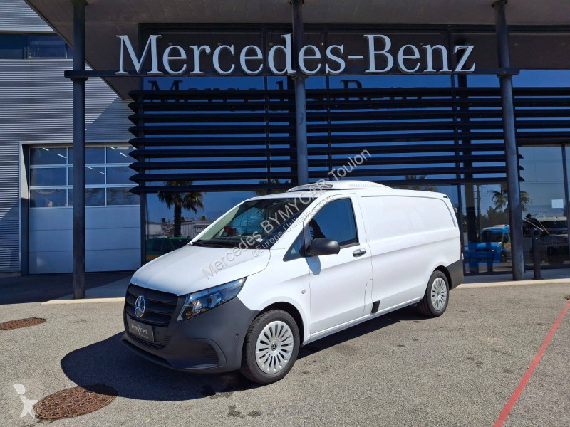 Véhicule utilitaire Mercedes VITO FOURGON 114...