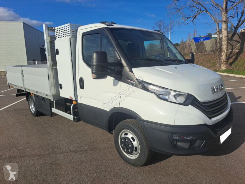 Véhicule utilitaire Iveco 35C18H8 180CV 3L...
