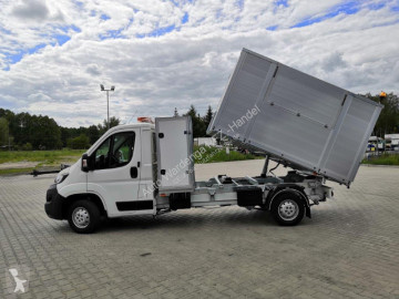 Con volquete Renault nueva