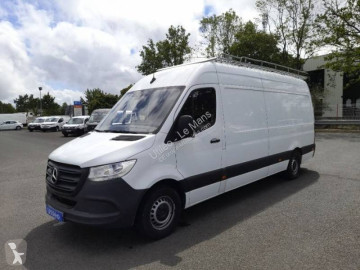 Fourgon long Mercedes