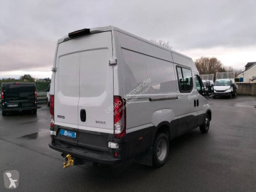 Furgón largo Iveco