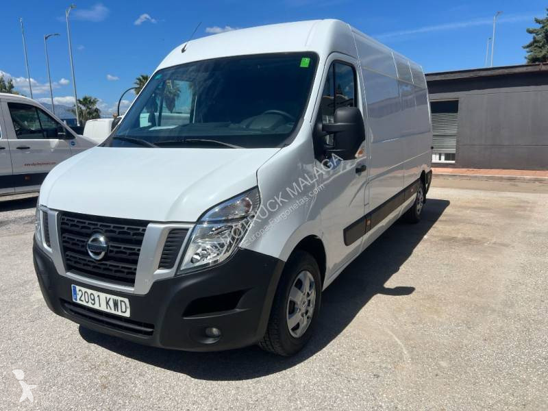 Véhicule utilitaire Nissan