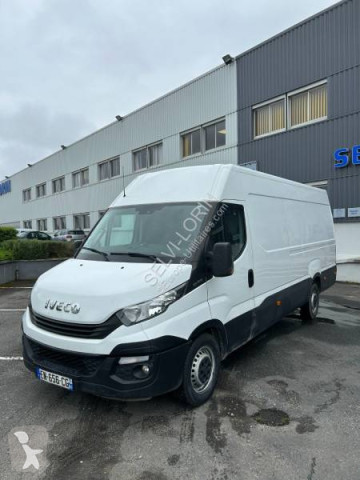 Fourgon long Iveco