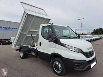 Con volquete Iveco