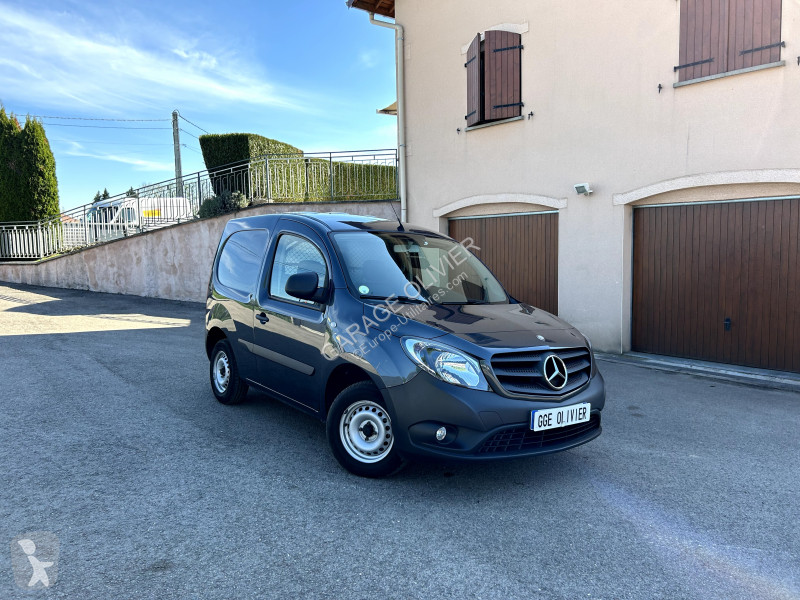 Véhicule utilitaire Mercedes Compact 109 1.5...