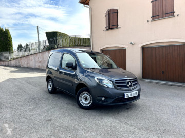 Fourgonnette Mercedes