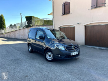 Furgoneta Mercedes