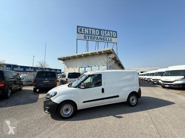 Véhicule utilitaire Fiat Doblo Cargo Maxi 1.6...