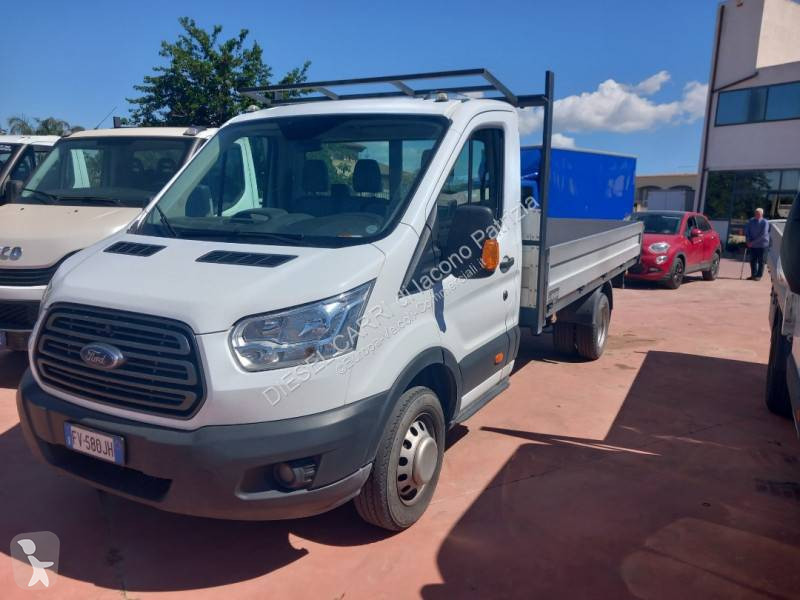 Véhicule utilitaire Ford