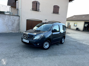Fourgonnette Mercedes