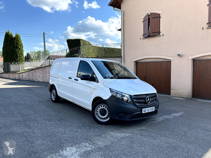 Véhicule utilitaire Mercedes Vito Compact 3200...