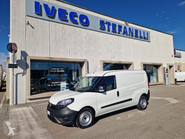 Véhicule utilitaire Fiat Doblo Cargo Maxi 1.6...