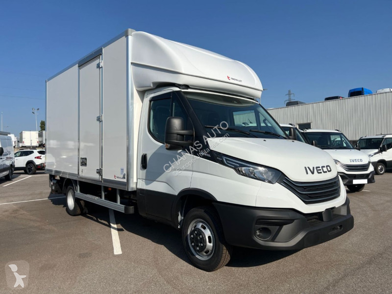 Autoutilitară Iveco 35C18 A8 180CV 3L HAYON...
