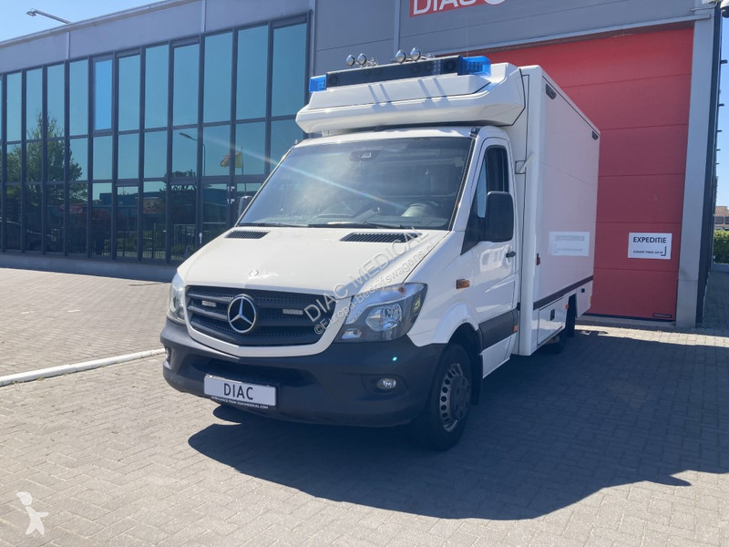 Furgoneta Mercedes Container Ambulance 400-serie