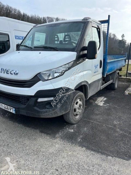 Veículo utilitário Iveco 35-150